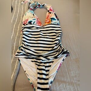 Cupshe Floral and striped One Piece Swim Suit bathing suit size small Halter